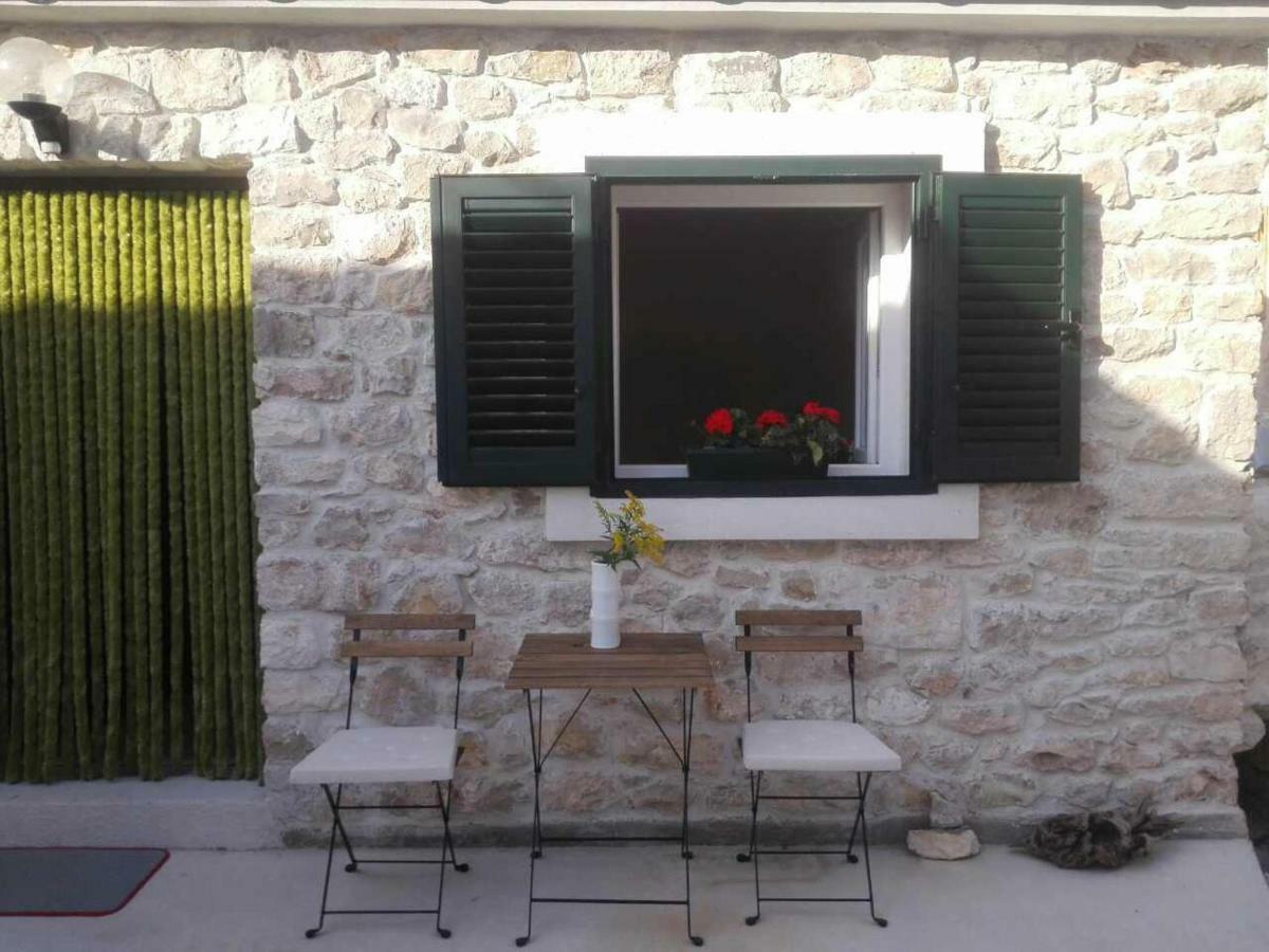 Small Stone House Luka Appartement Zadar