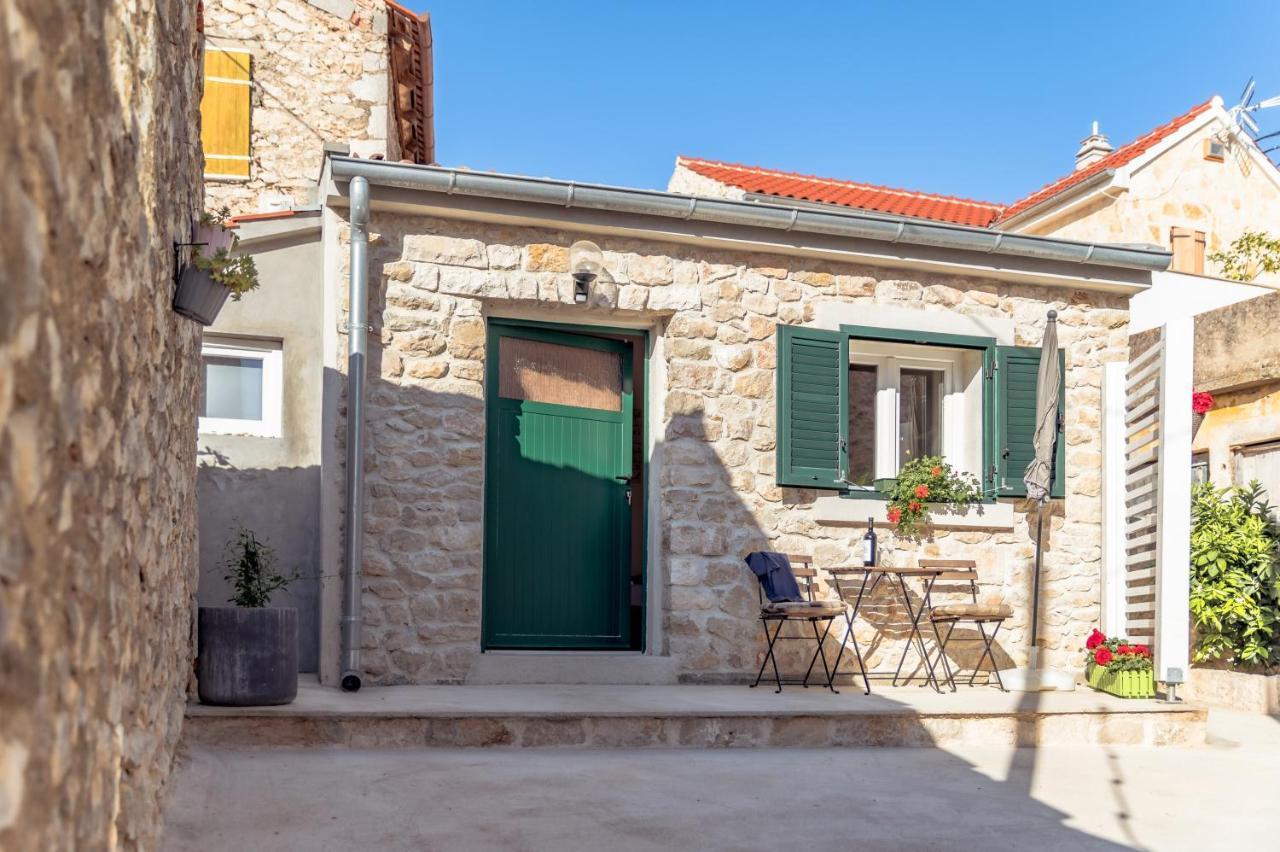 Apartment Small Stone House Luka *