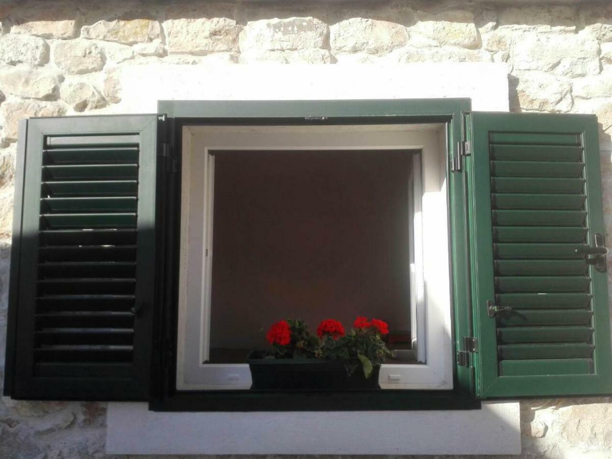Apartment Small Stone House Luka *